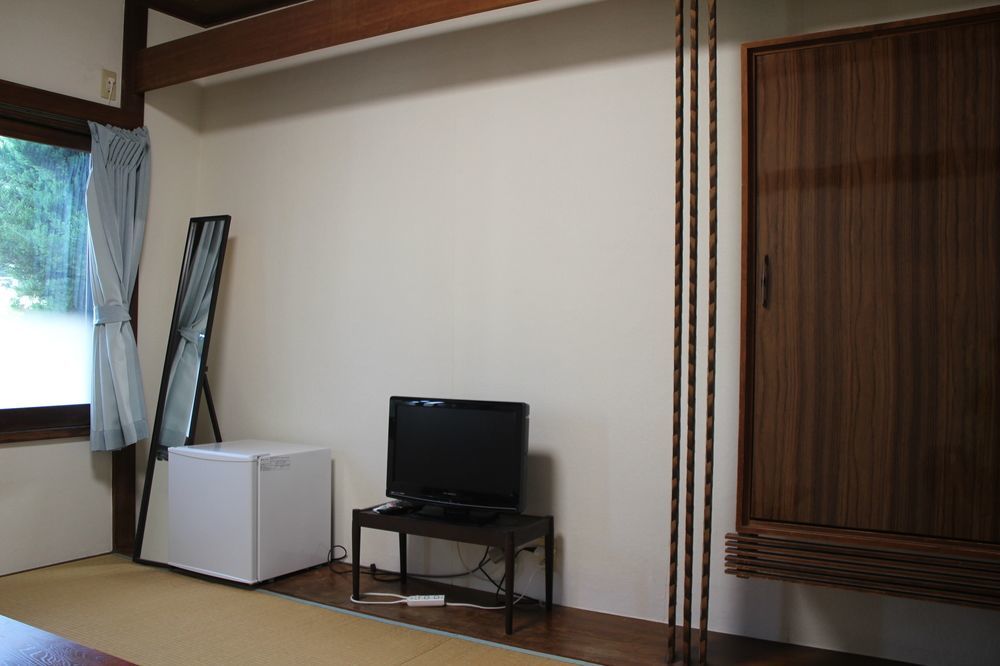 Hotel Asumi Onsen Fujiyoshida Esterno foto